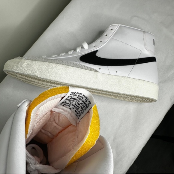 Nike - Men’s Blazer Mid '77 Shoes Sneakers - White and Black Hightops - Size 12 - Picture 8 of 10